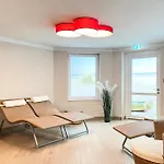 Baltischer Hof 53 *