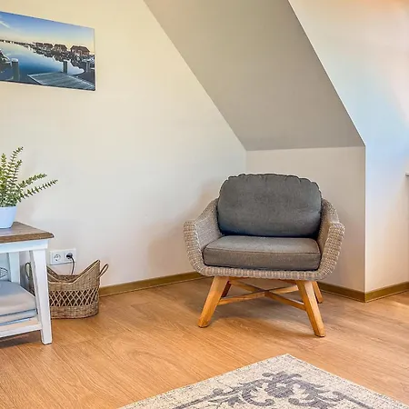 Baltischer Hof 53 *