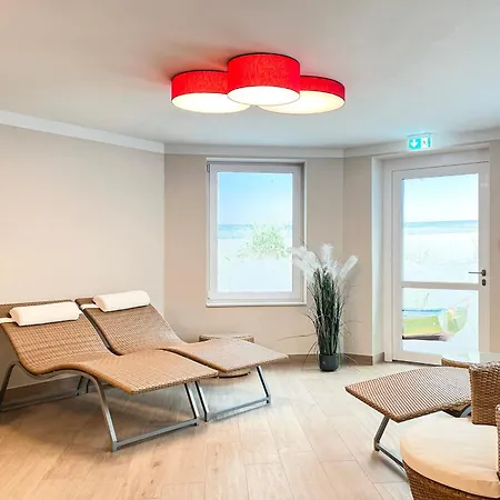 Baltischer Hof 53 *
